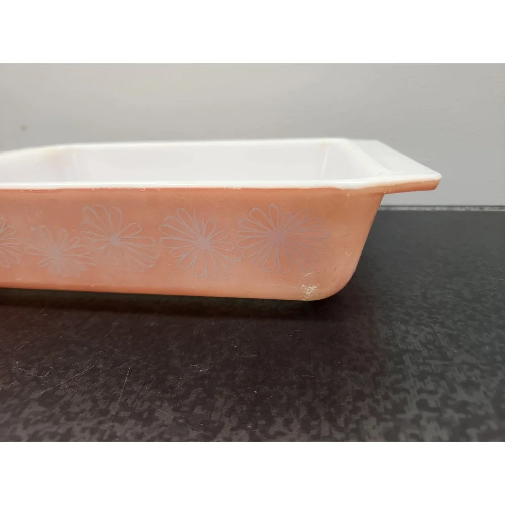 Pyrex 575-B Pink Daisy 2 Qt. Casserole Dish‎ Space Saver ~ No Lid ~ Vintage USA